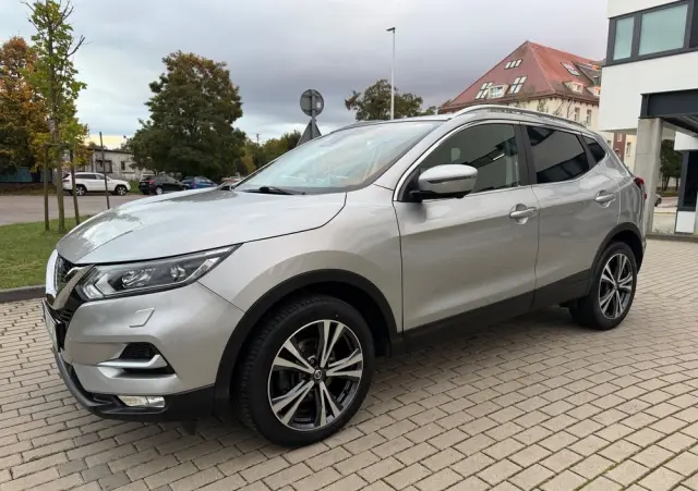 NISSAN Qashqai 1.2 DIG-T Tekna Xtronic