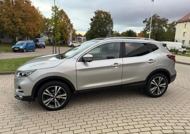 NISSAN Qashqai 1.2 DIG-T Tekna Xtronic