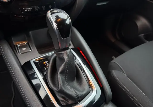 NISSAN Qashqai 1.2 DIG-T Tekna Xtronic