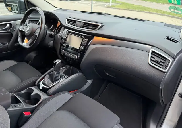 NISSAN Qashqai 1.2 DIG-T Tekna Xtronic