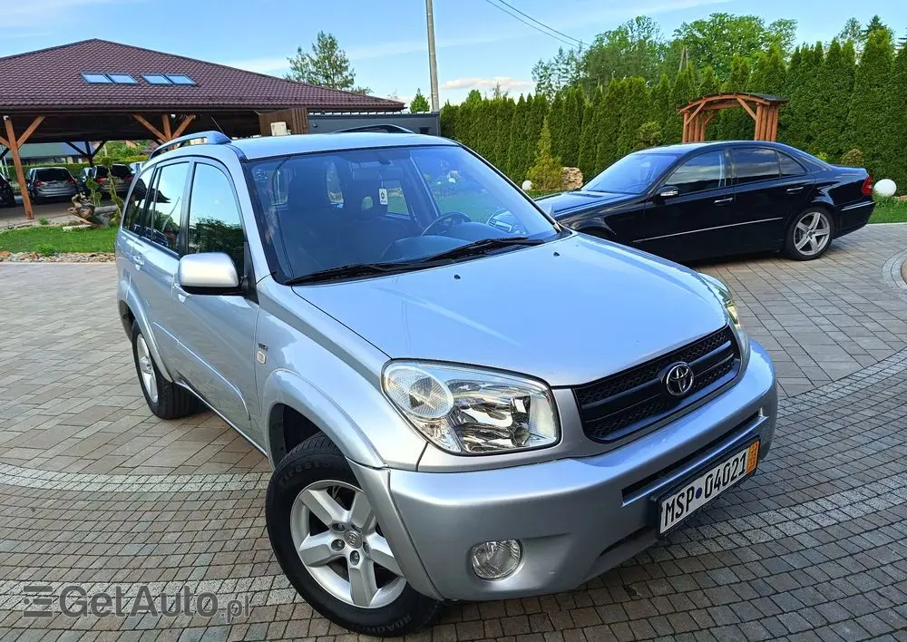 TOYOTA RAV4 