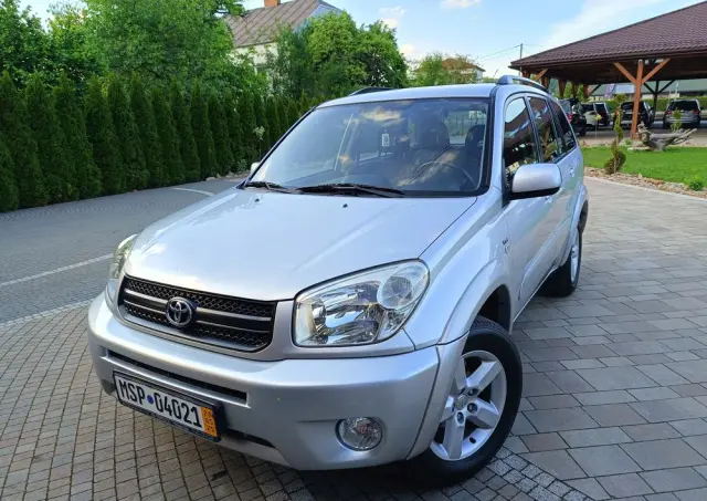 TOYOTA RAV4 