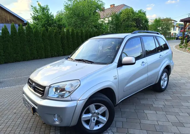 TOYOTA RAV4 