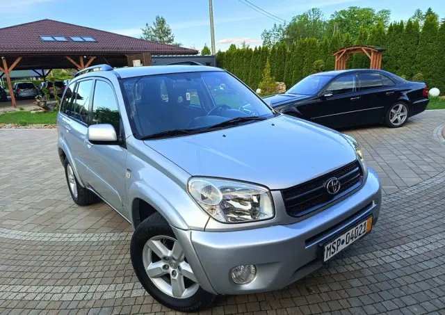 TOYOTA RAV4 