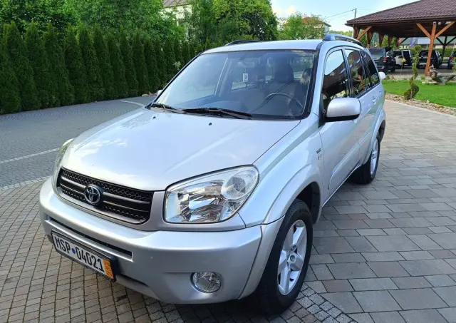 TOYOTA RAV4 