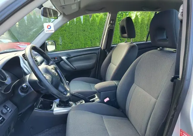 TOYOTA RAV4 