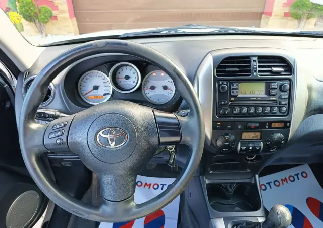TOYOTA RAV4 