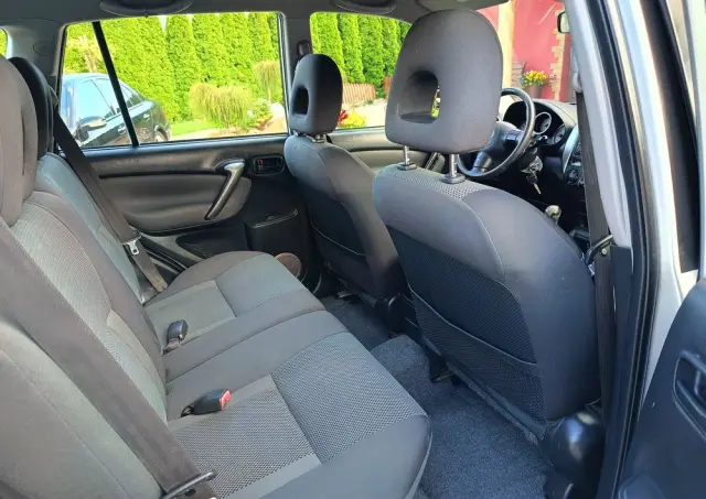TOYOTA RAV4 