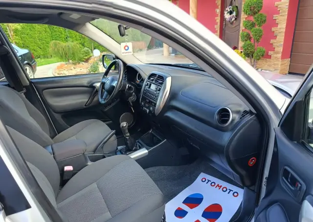 TOYOTA RAV4 