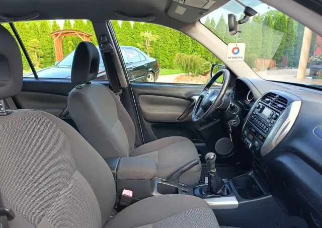 TOYOTA RAV4 