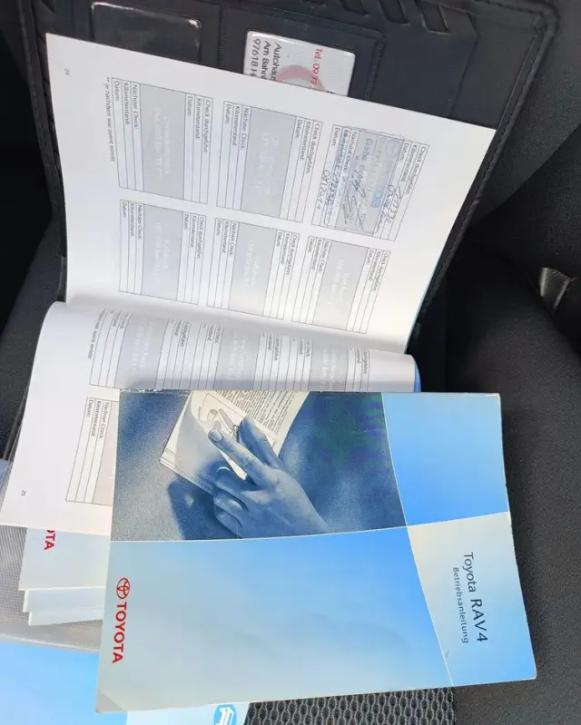 TOYOTA RAV4 