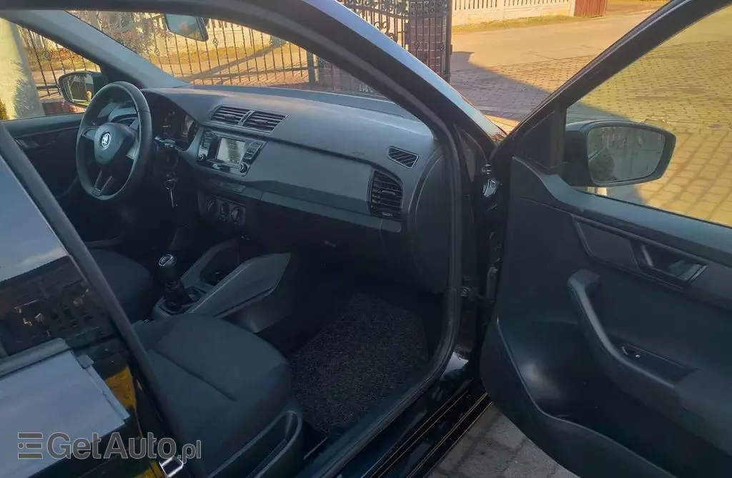 SKODA Fabia 