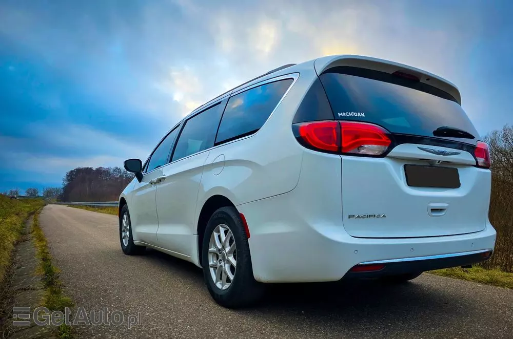 CHRYSLER Pacifica 