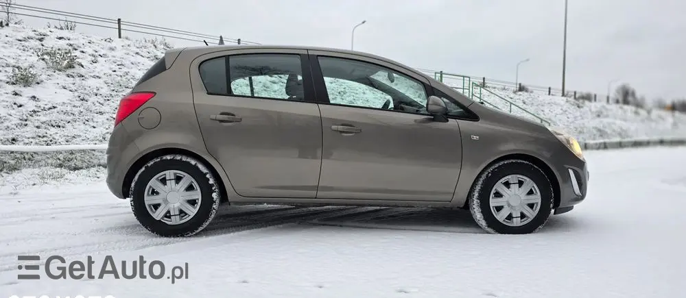 OPEL Corsa 1.2 16V Essentia