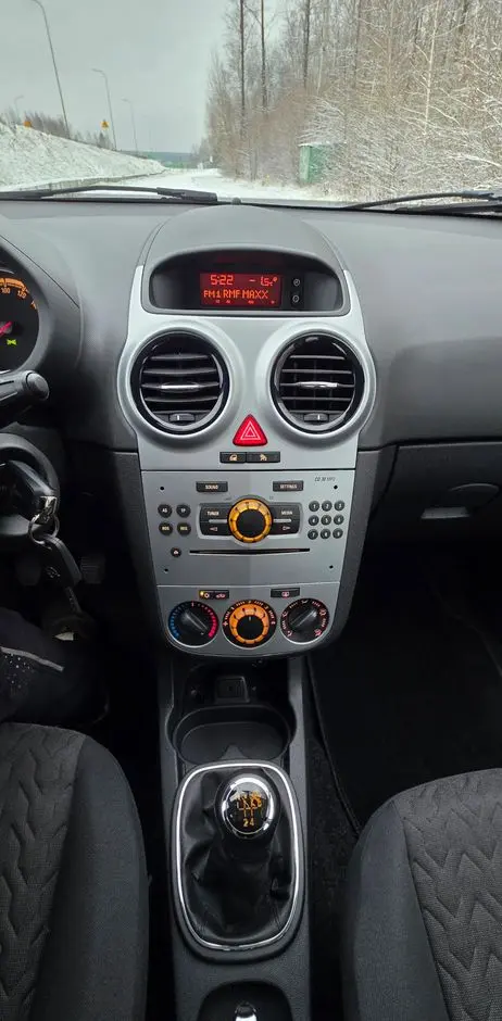 OPEL Corsa 1.2 16V Essentia