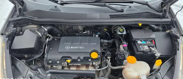 OPEL Corsa 1.2 16V Essentia