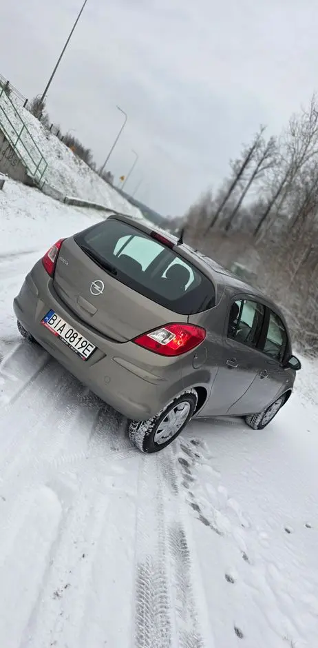 OPEL Corsa 1.2 16V Essentia
