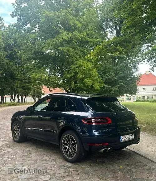 PORSCHE Macan 