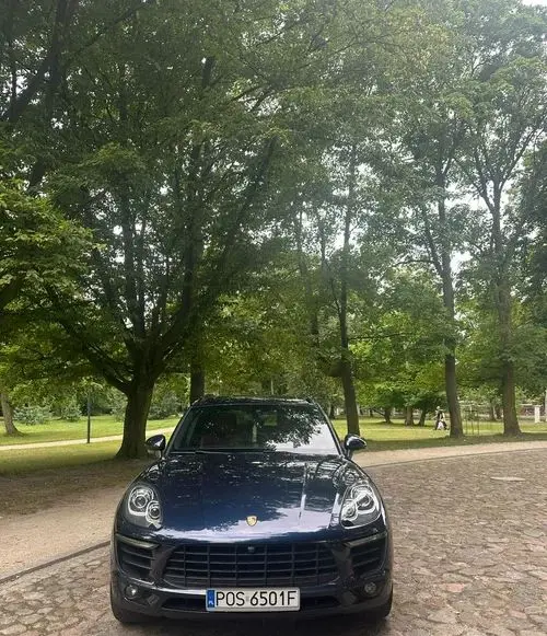 PORSCHE Macan 