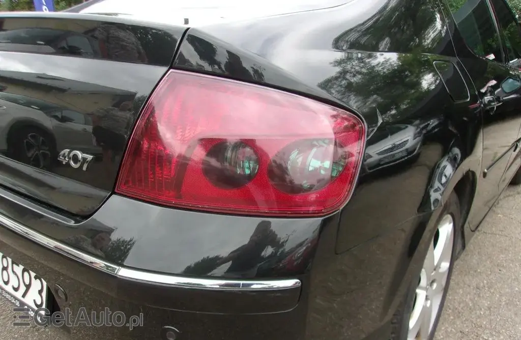 PEUGEOT 407 