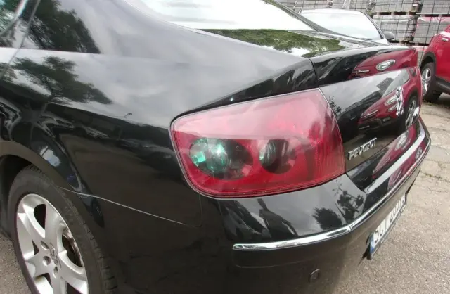 PEUGEOT 407 