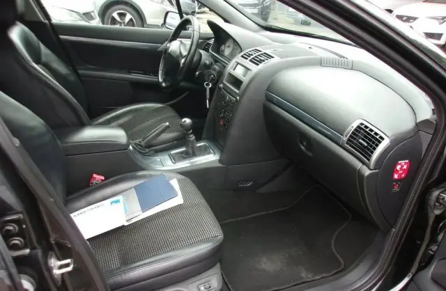 PEUGEOT 407 