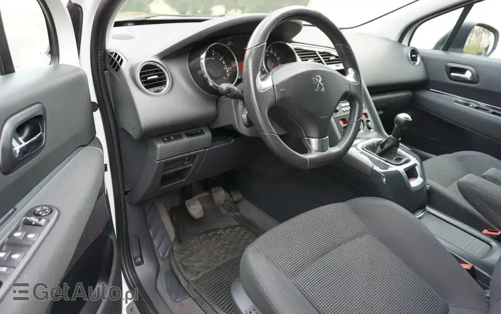 PEUGEOT 5008 1.6 Active 7os