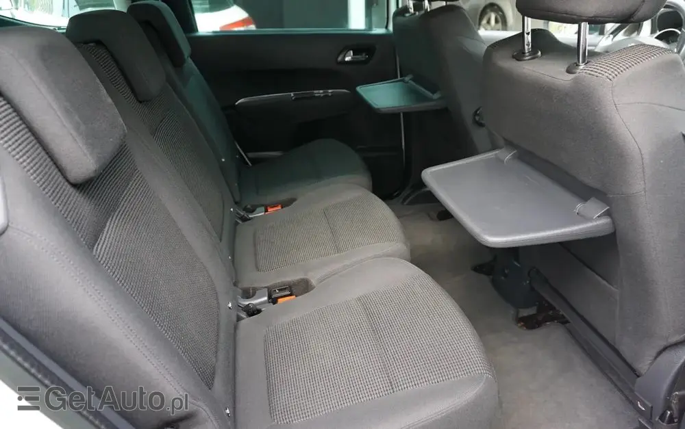 PEUGEOT 5008 1.6 Active 7os