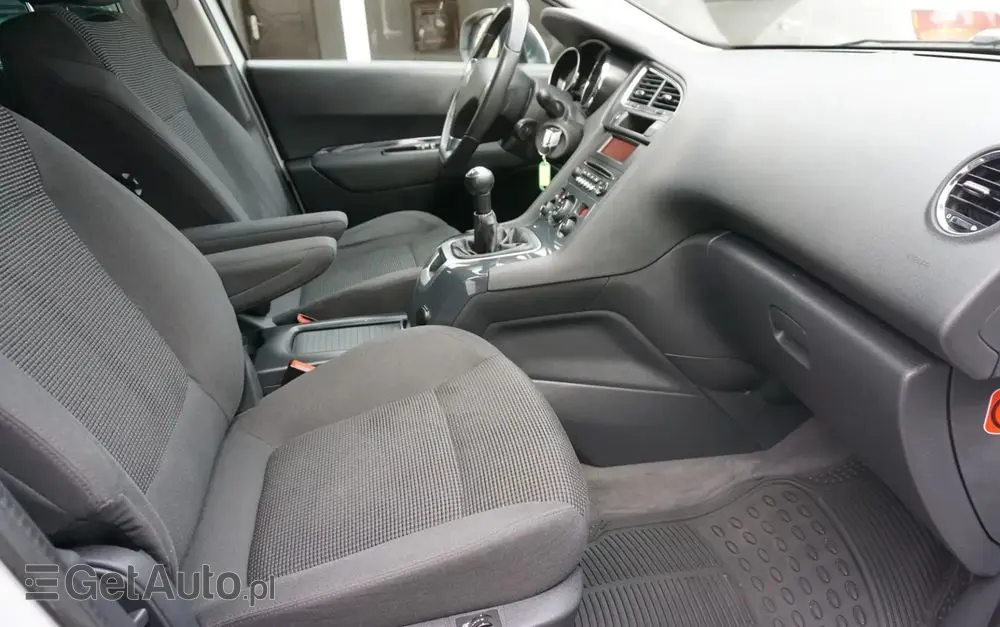 PEUGEOT 5008 1.6 Active 7os