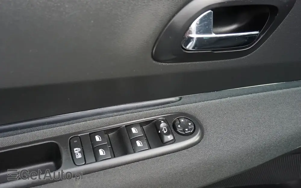 PEUGEOT 5008 1.6 Active 7os