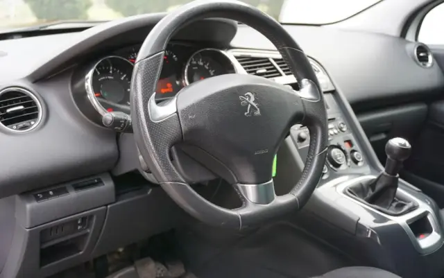 PEUGEOT 5008 1.6 Active 7os
