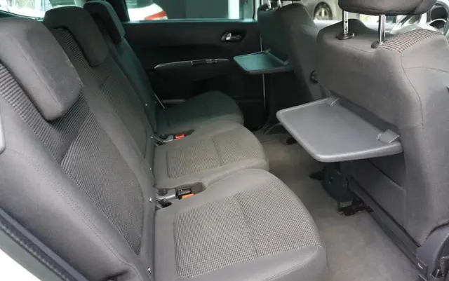 PEUGEOT 5008 1.6 Active 7os