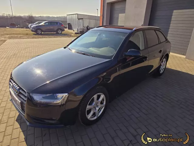 AUDI A4 