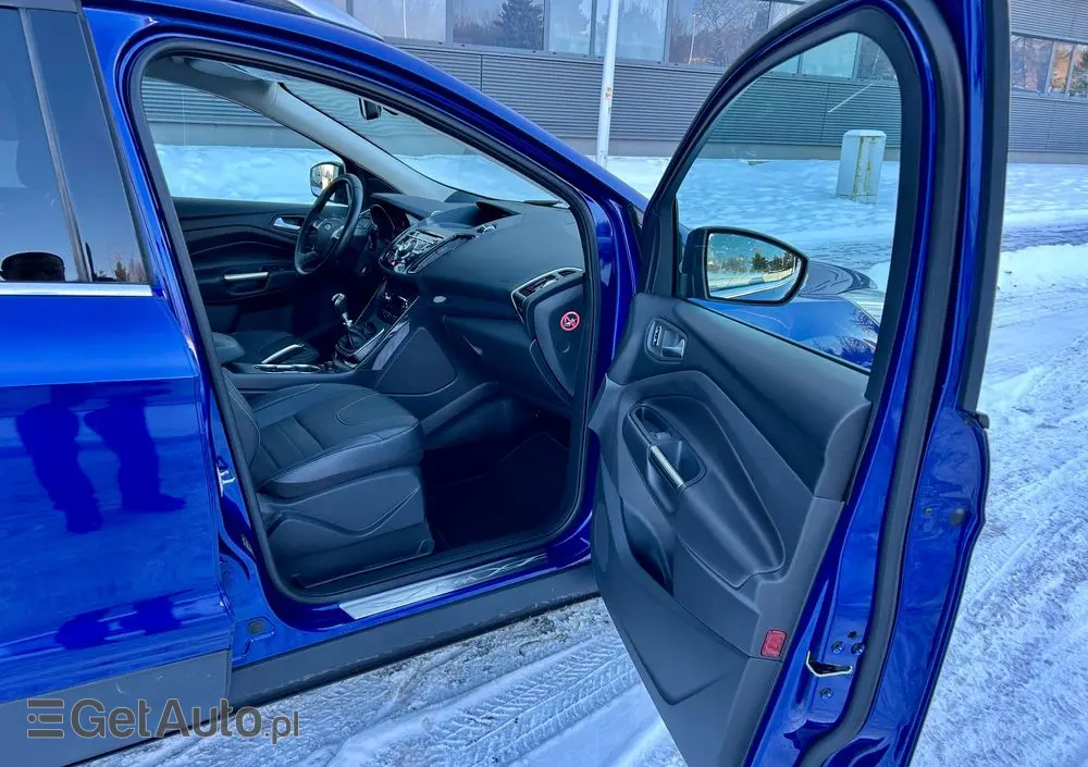 FORD Kuga 2.0 TDCi 2x4 Titanium