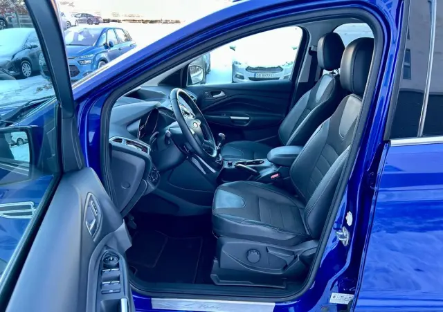 FORD Kuga 2.0 TDCi 2x4 Titanium