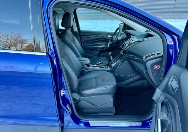 FORD Kuga 2.0 TDCi 2x4 Titanium