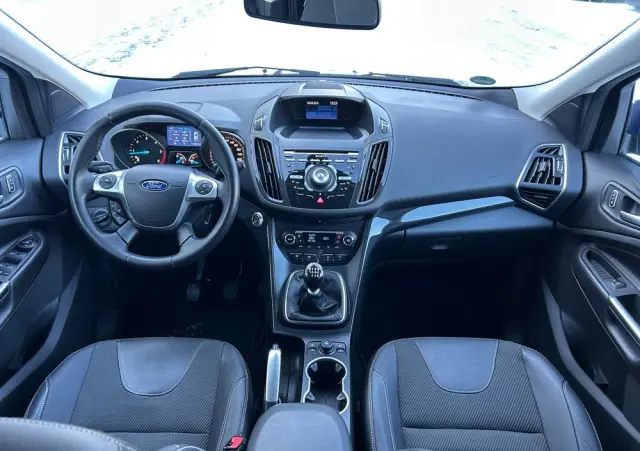 FORD Kuga 2.0 TDCi 2x4 Titanium