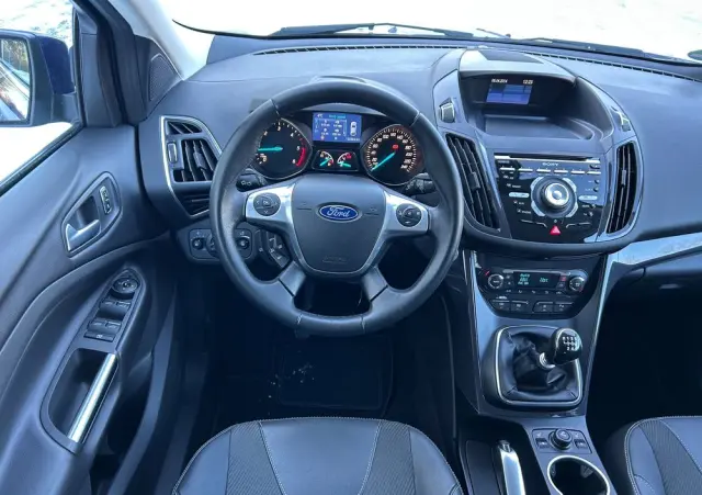 FORD Kuga 2.0 TDCi 2x4 Titanium