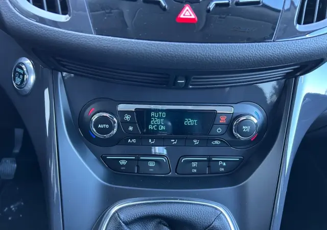 FORD Kuga 2.0 TDCi 2x4 Titanium