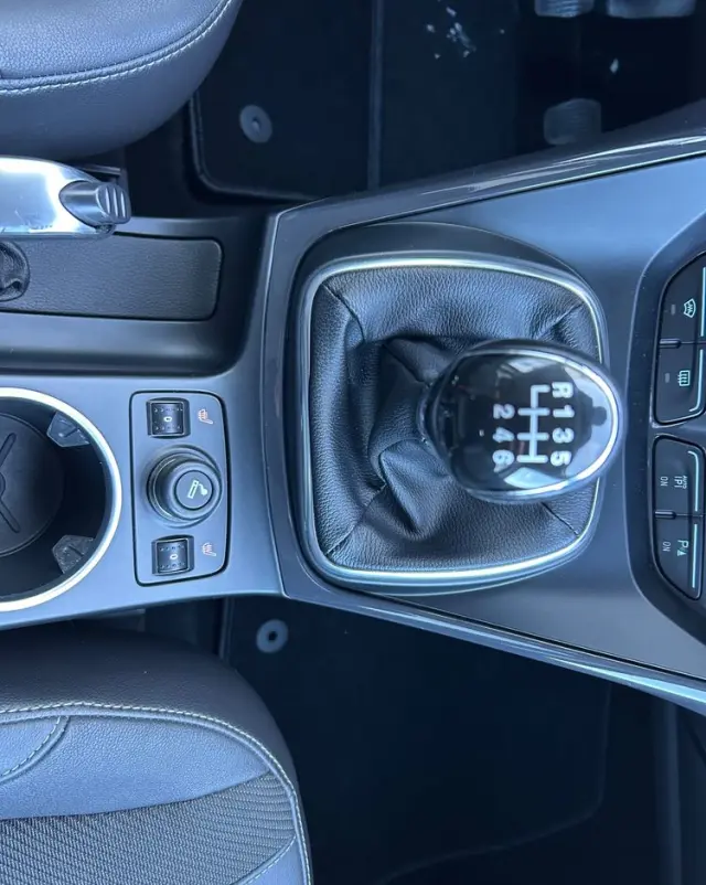 FORD Kuga 2.0 TDCi 2x4 Titanium