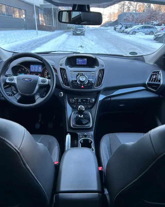 FORD Kuga 2.0 TDCi 2x4 Titanium