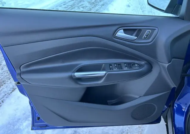 FORD Kuga 2.0 TDCi 2x4 Titanium