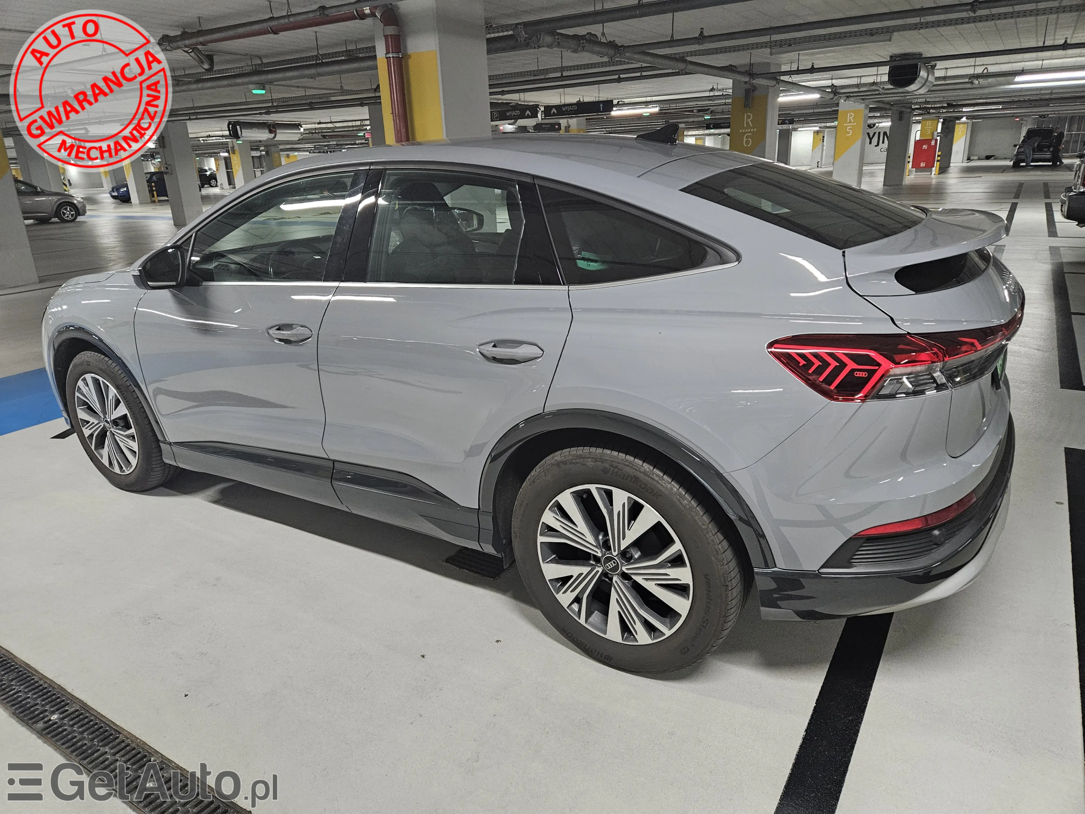 AUDI Q4_e-tron sportback  