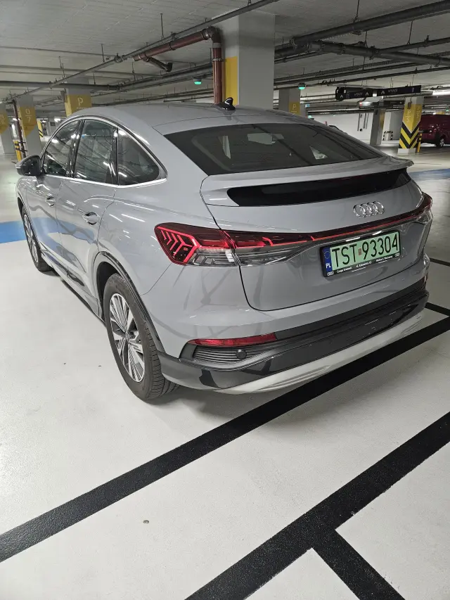 AUDI Q4_e-tron sportback  