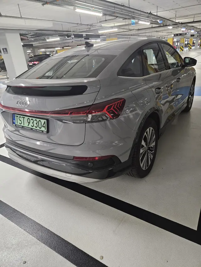AUDI Q4_e-tron sportback  