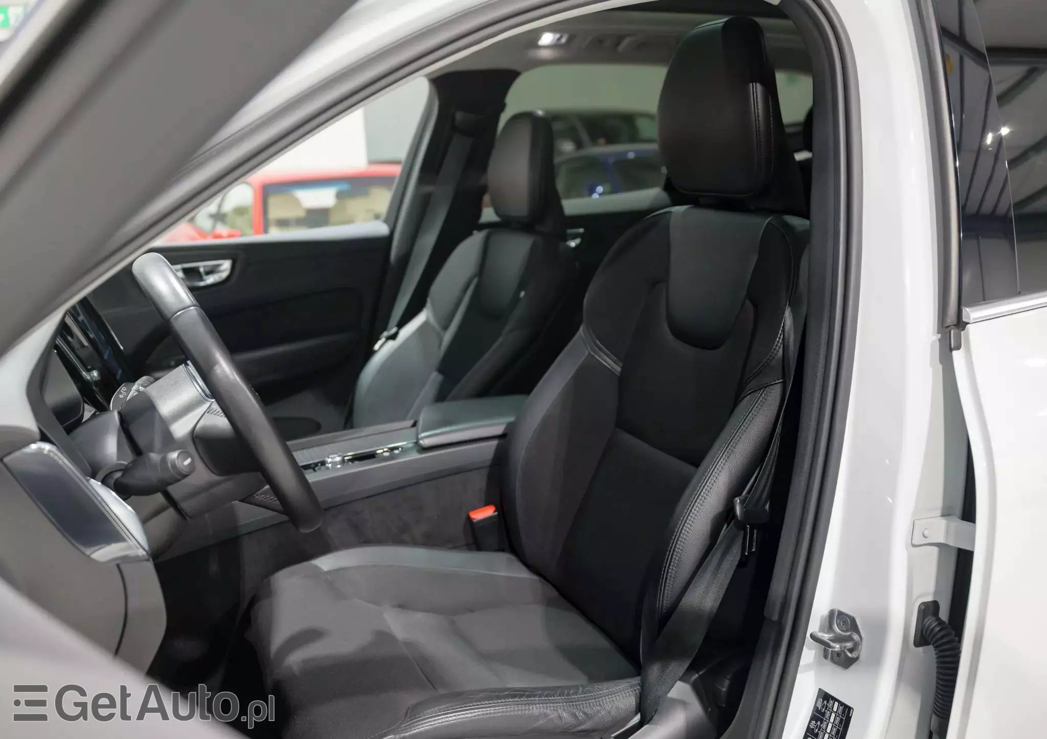 VOLVO XC 60 T8 AWD Plug-In Hybrid Polestar Engineered