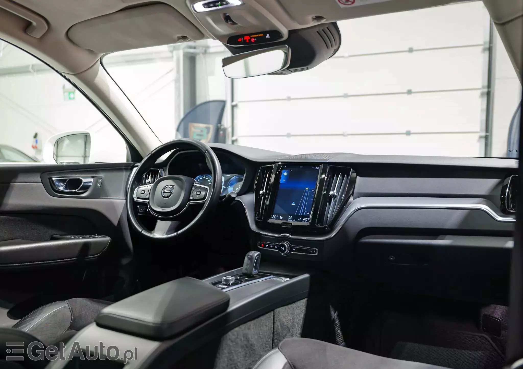 VOLVO XC 60 T8 AWD Plug-In Hybrid Polestar Engineered