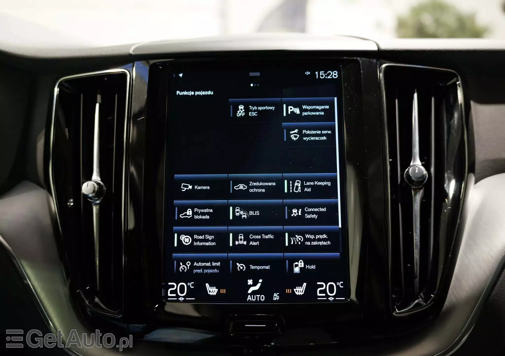 VOLVO XC 60 T8 AWD Plug-In Hybrid Polestar Engineered