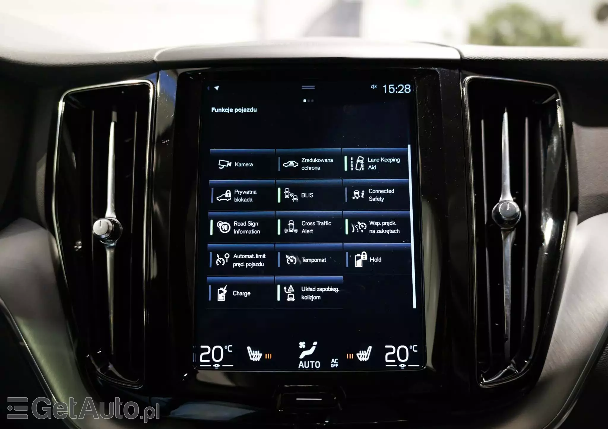 VOLVO XC 60 T8 AWD Plug-In Hybrid Polestar Engineered