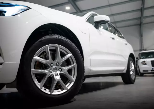 VOLVO XC 60 T8 AWD Plug-In Hybrid Polestar Engineered